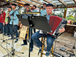 Die – gar nicht so alten – Oldtimer bestechen durch 
musikalisches Können und Kreativität.